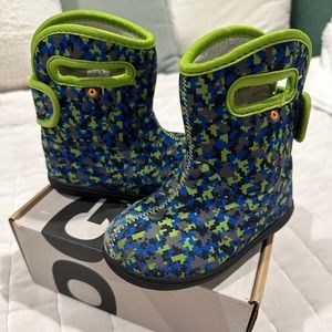 Toddler Bogs Size 8